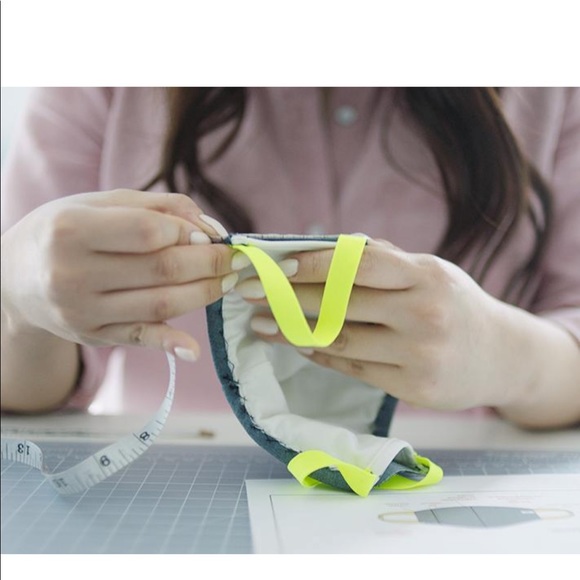 NWT FIGS SCRUBS MASK FIONx PROTECTIVE FACE MASK COVERING - Picture 7 of 14